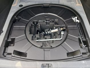 SPARE_TYRE